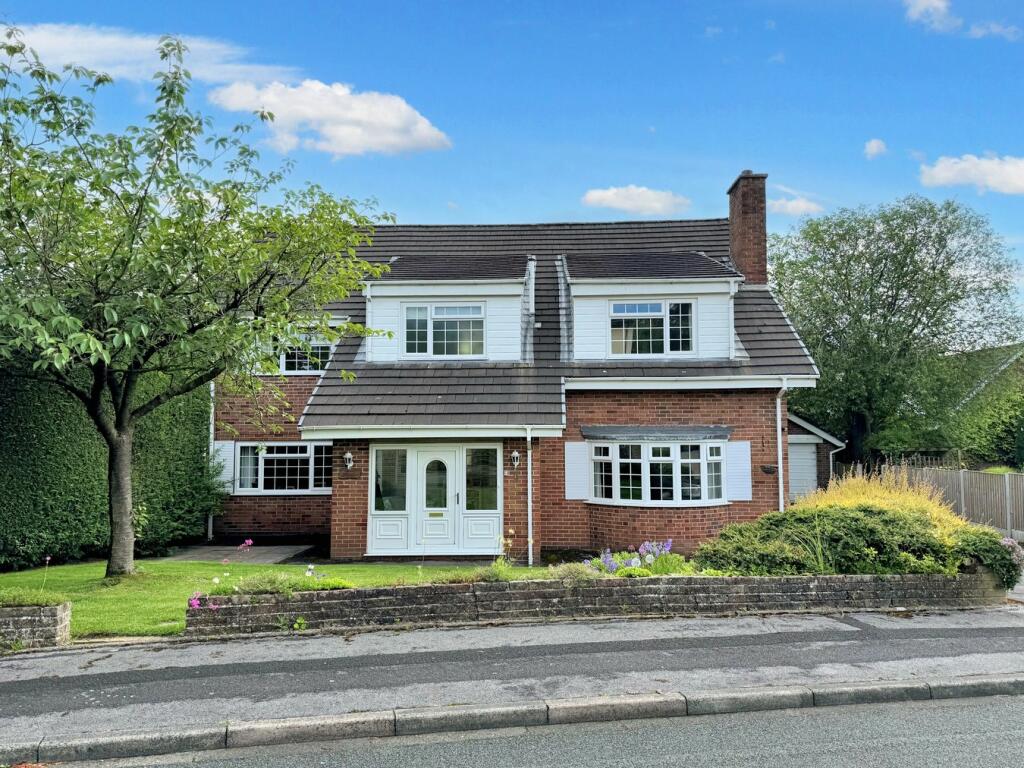 4 bedroom detached house for sale in Packsaddle Park, Prestbury