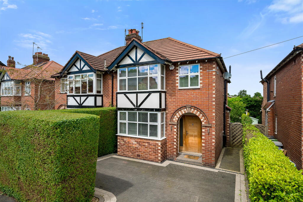 3 bedroom semidetached house for rent in Moss Lane, Alderley Edge, SK9