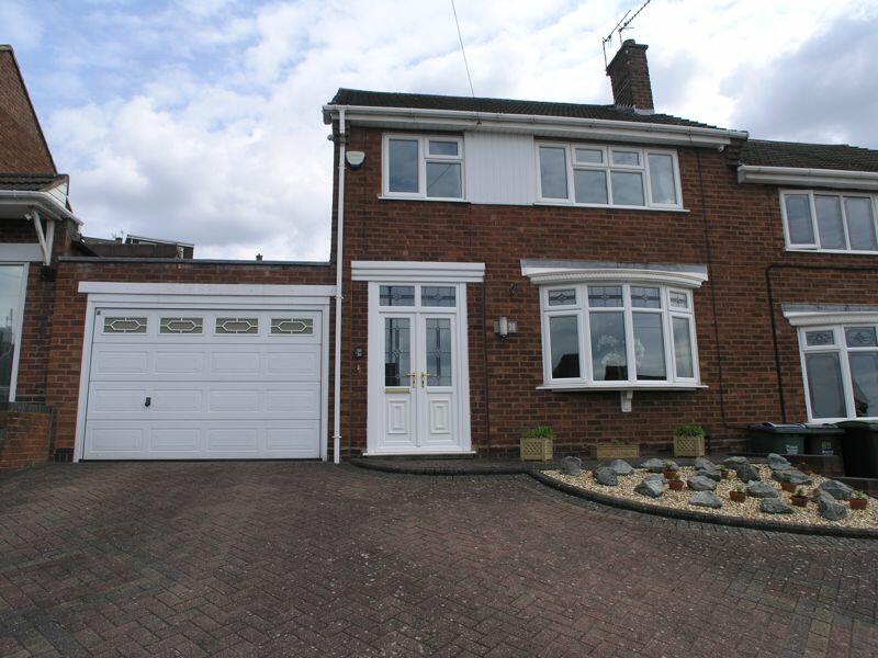 3 bedroom semidetached house for sale in ROWLEY REGIS, Wendover Road, B65