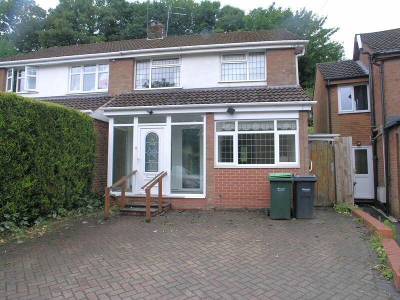 3 bedroom semidetached house for sale in CRADLEY HEATH, Station Road, B64