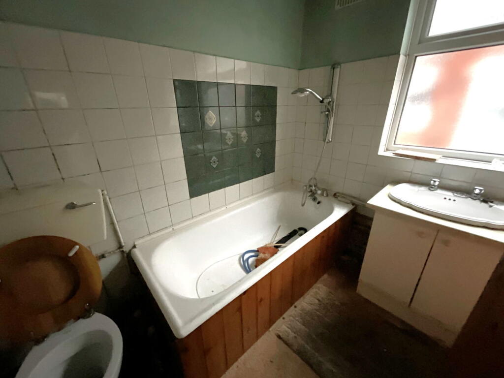 Additional property image - ROWLEY REGIS, Avenue Road