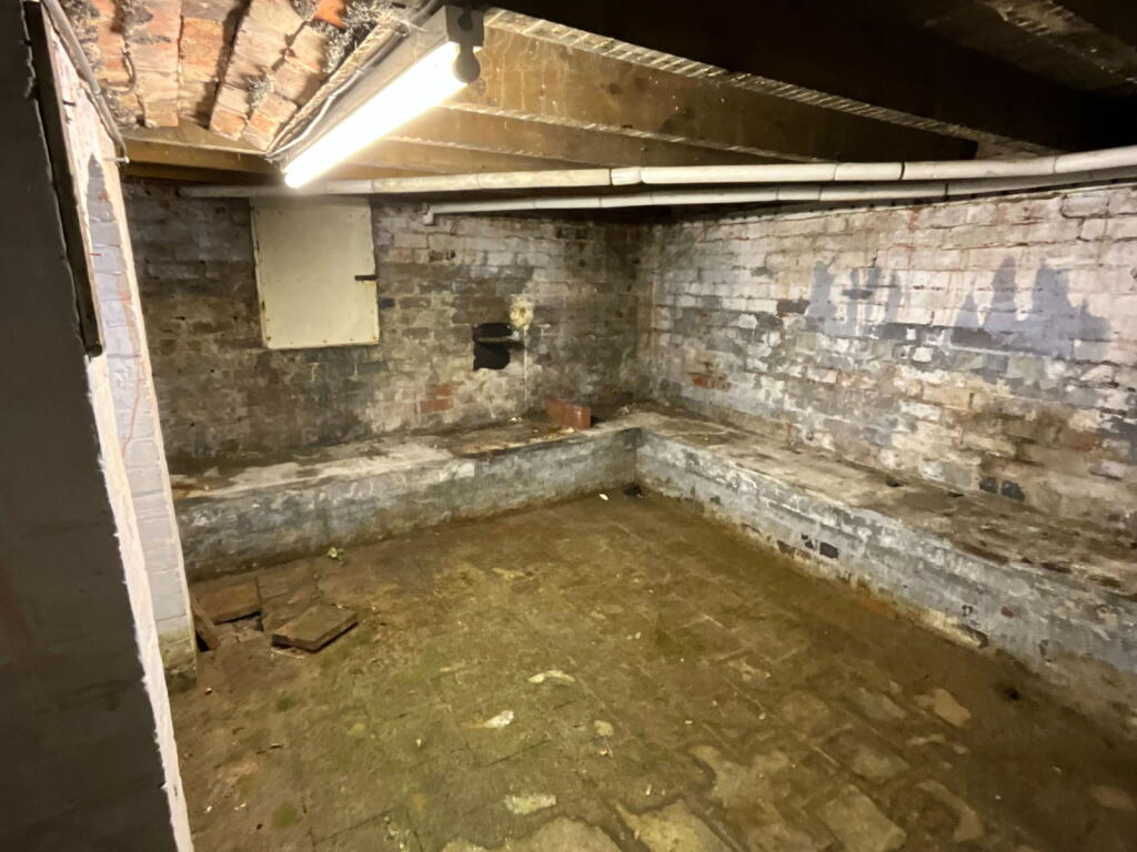 Additional property image - ROWLEY REGIS, Avenue Road