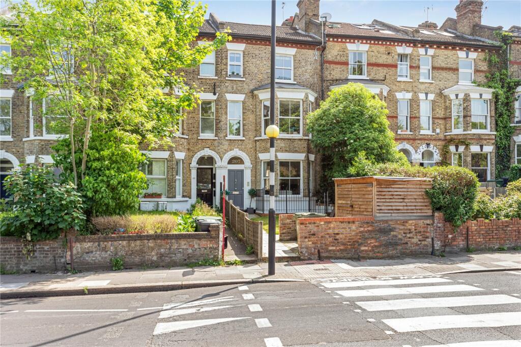 2 bedroom apartment for sale in Norwood Road, London, SE24