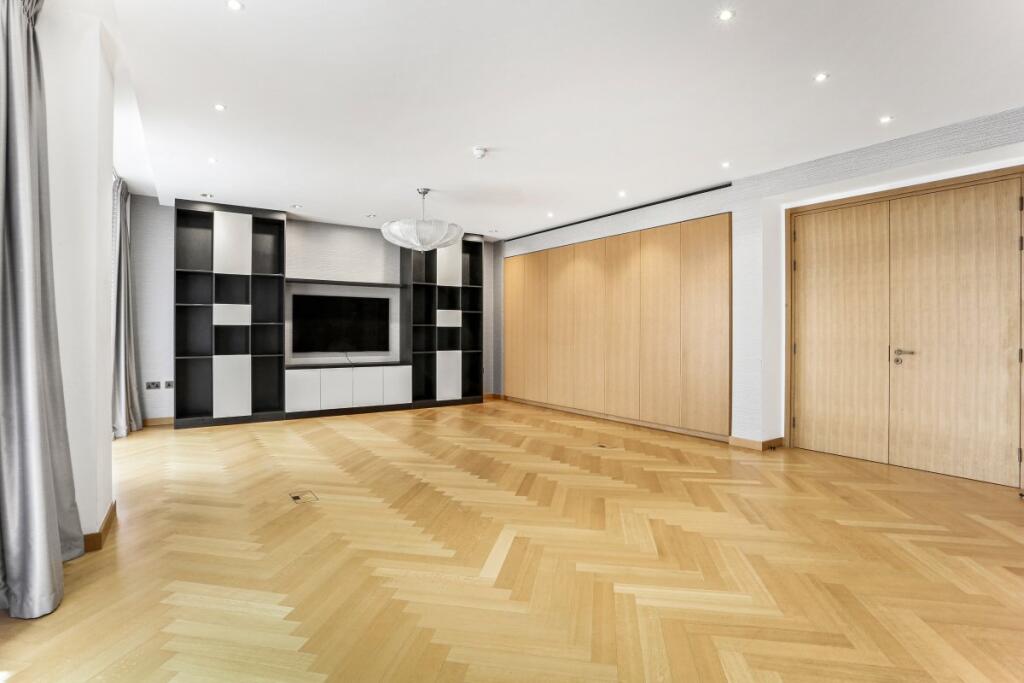 Main image of property: Victoria Road, Kensington High Street