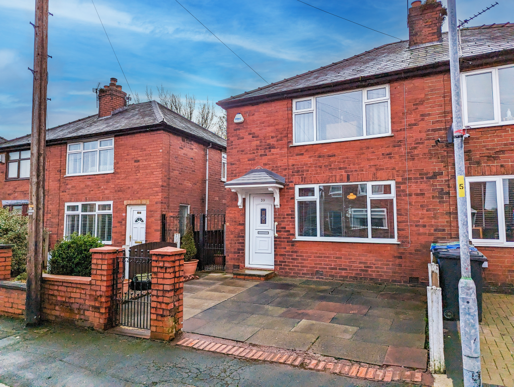 3 bedroom semidetached house for sale in Laxey Crescent, Leigh, Greater Manchester, WN7