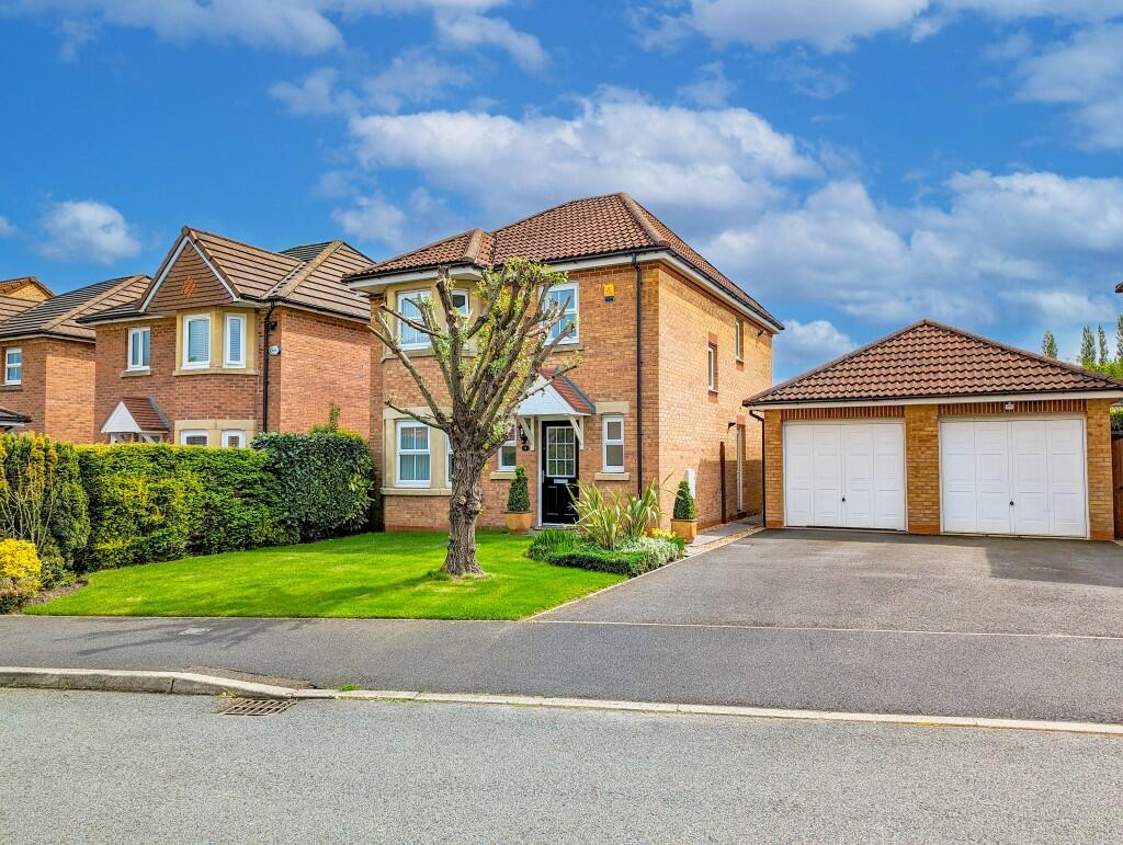 4 bedroom detached house for sale in Redfield Croft, Leigh, Greater