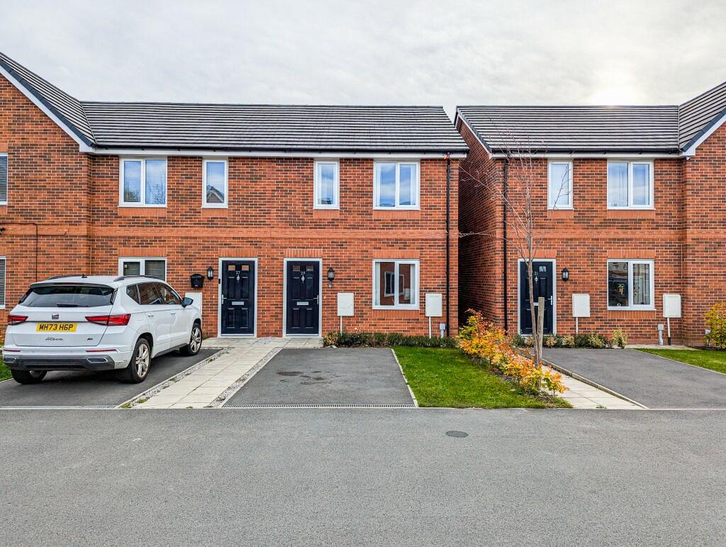 2 bedroom town house for sale in Anchor Field, Leigh, Greater