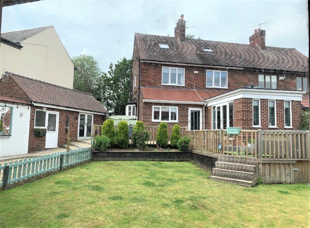 3 bedroom semidetached house for sale in Beech Crescent, Leigh