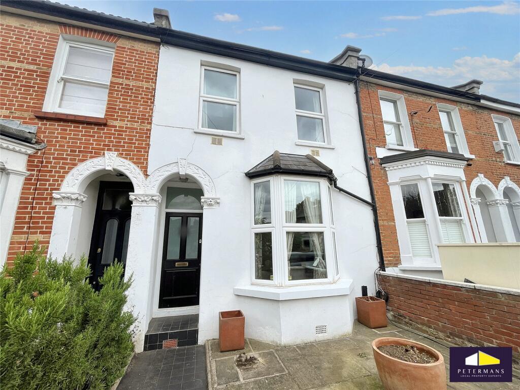 3 bedroom terraced house for rent in Bicknell Road, London, SE5