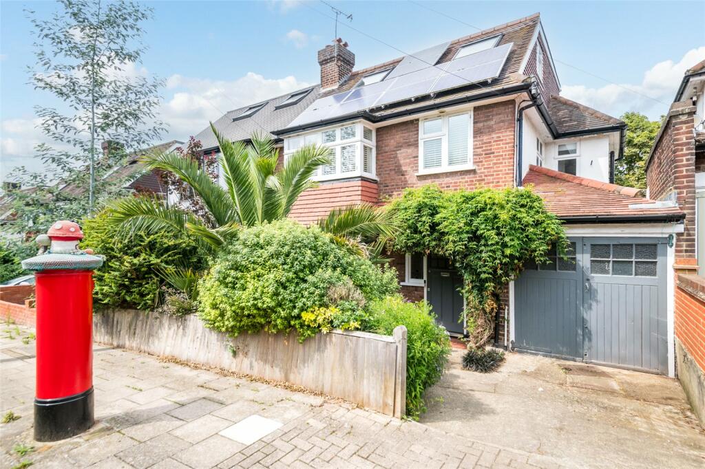 Main image of property: Brantwood Road, London, SE24