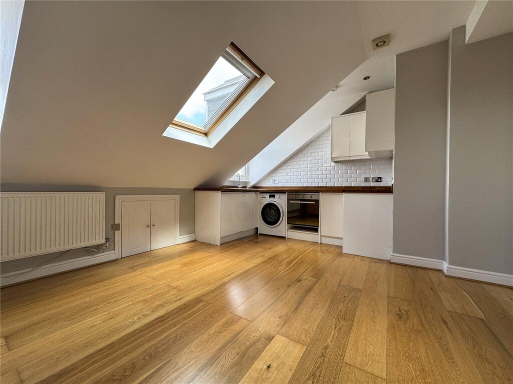 Main image of property: Pitlochry House, Elmcourt Road, London, SE27