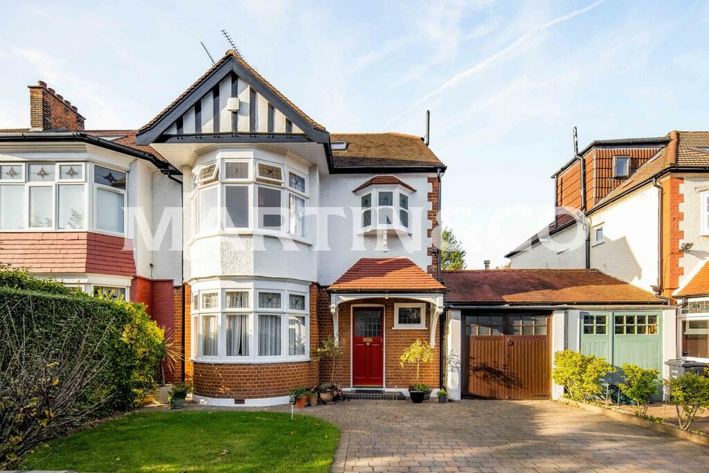 4 bedroom semidetached house for sale in Overton Drive, Wanstead, E11