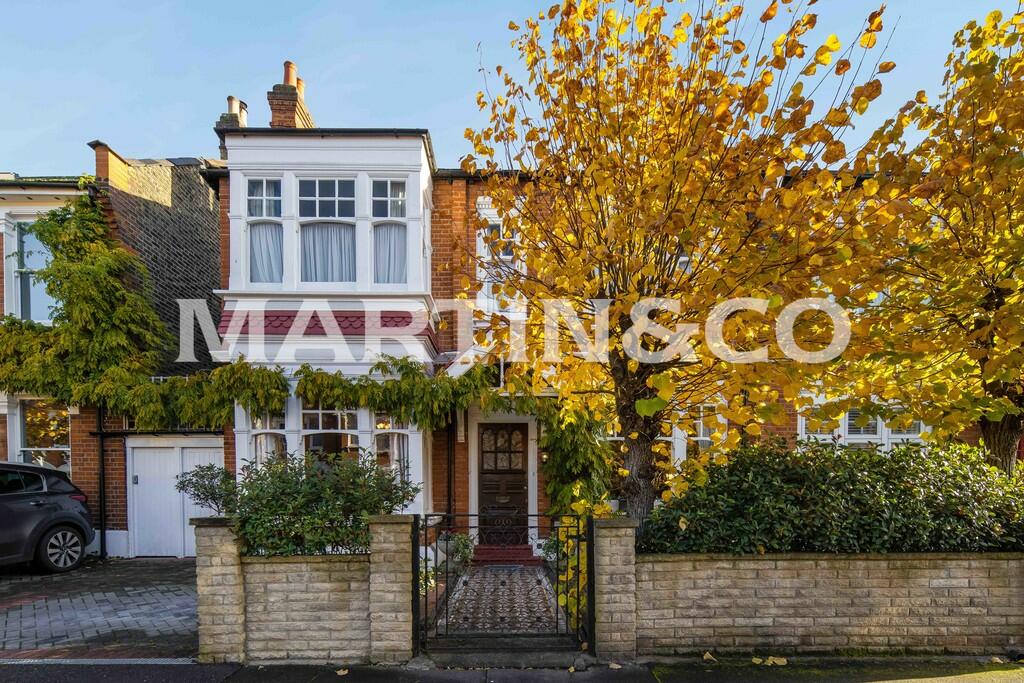 4 bedroom semidetached house for sale in Wanstead Park Avenue