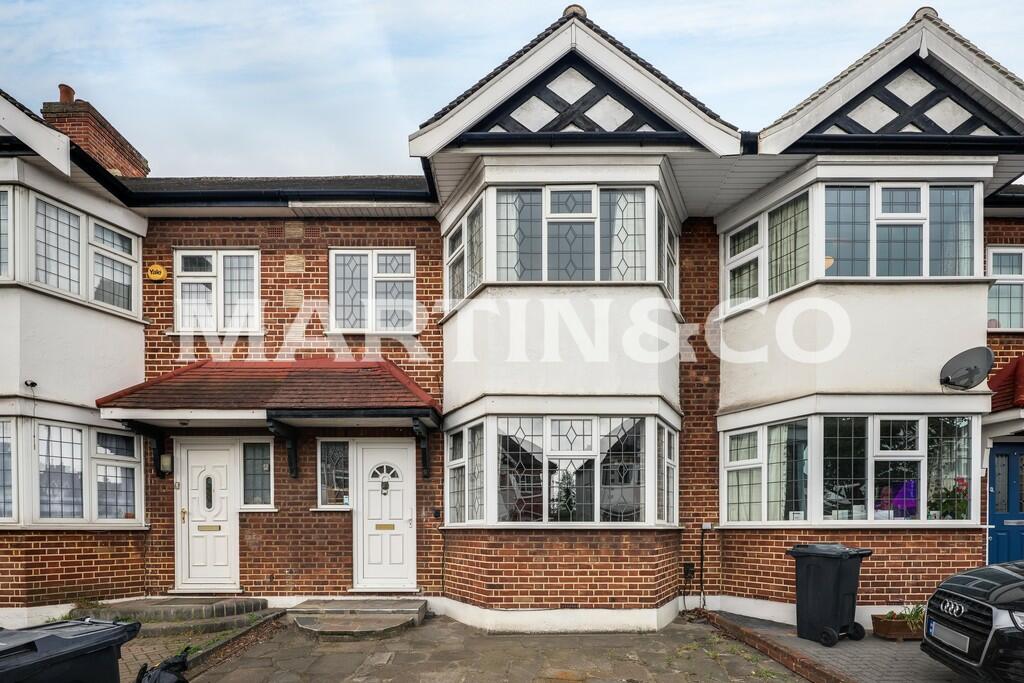 3 bedroom terraced house for sale in Colvin Gardens, Wanstead, E11