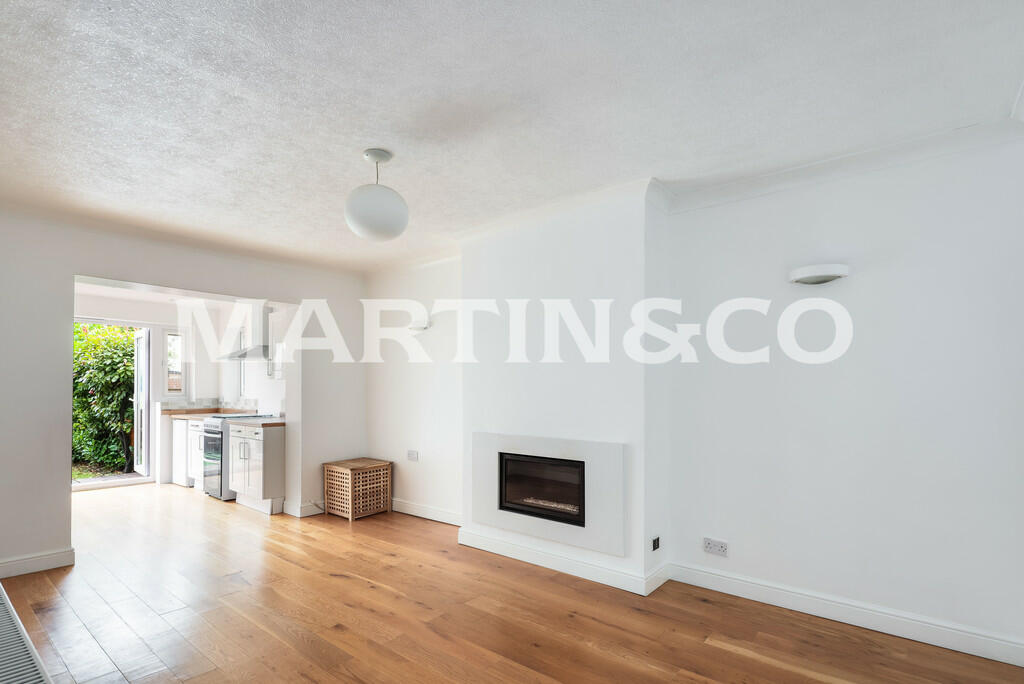 3 bedroom for rent in River Way, Loughton, IG10