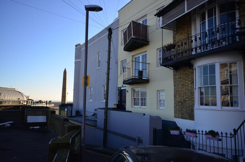 2 bedroom flat for rent in Harbour Parade Ramsgate CT11