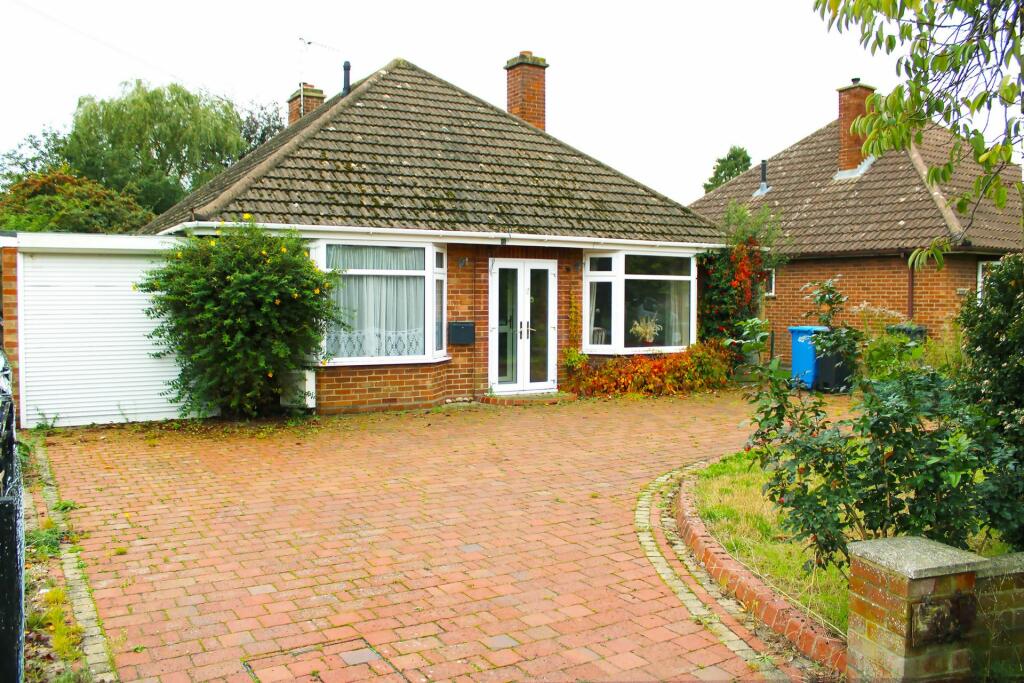 2 bedroom bungalow for sale in Chelsworth Avenue, Ipswich, IP4