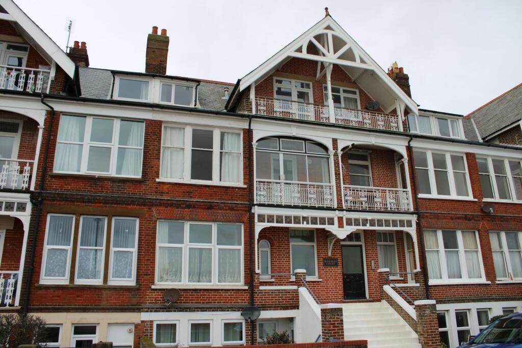2 bedroom flat for sale in Sea Road, Felixstowe, IP11