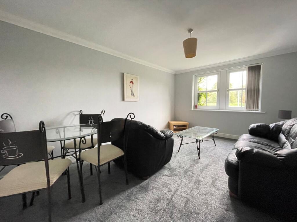 Main image of property: Spen Lane, West Park, Leeds, LS16