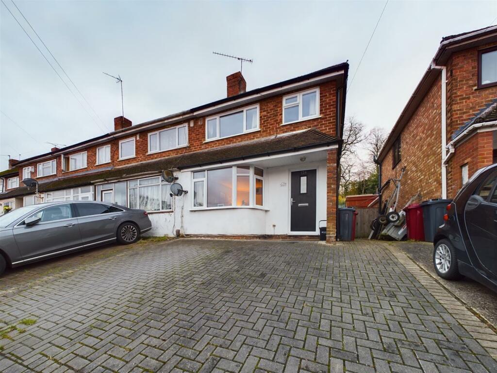 3 bedroom end of terrace house for sale in Thirlmere Avenue, Tilehurst