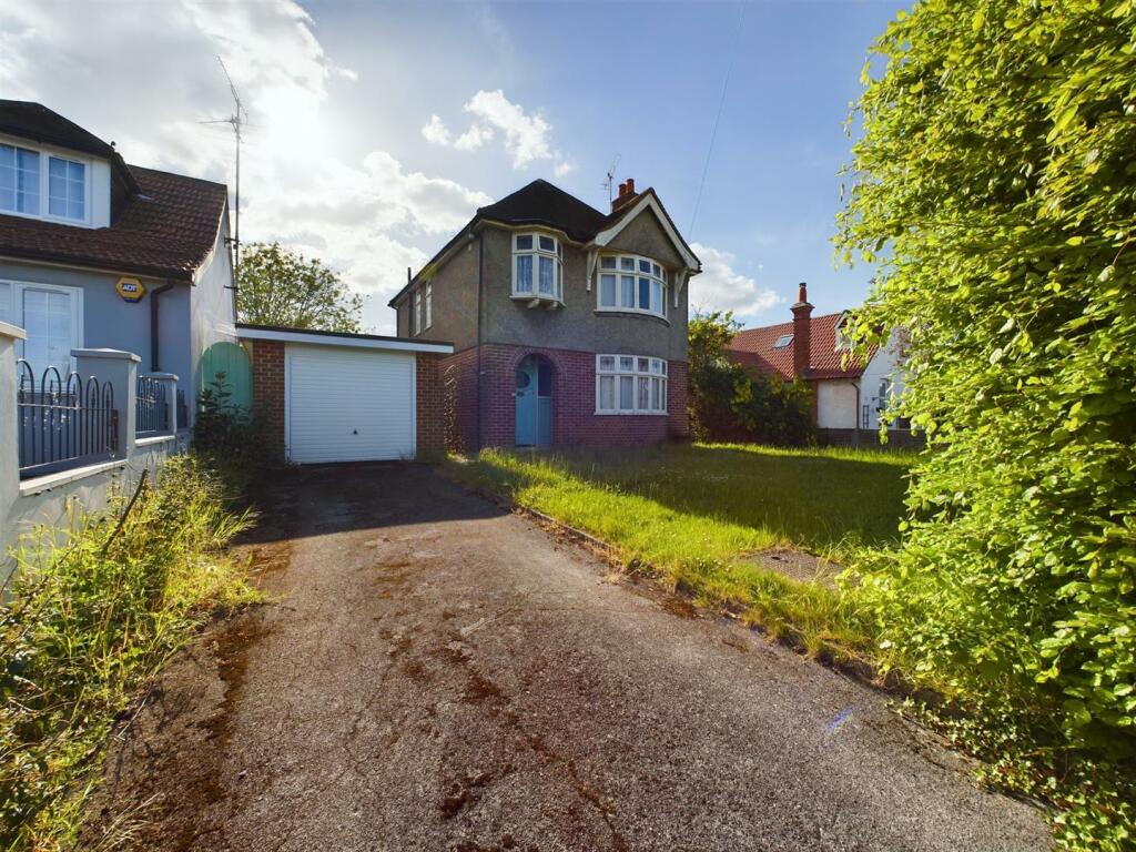 3 bedroom detached house for sale in Church End Lane, Tilehurst