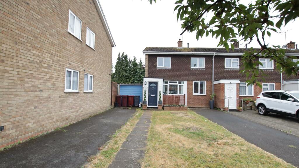 3 bedroom end of terrace house for rent in Corwen Road, Tilehurst, RG30