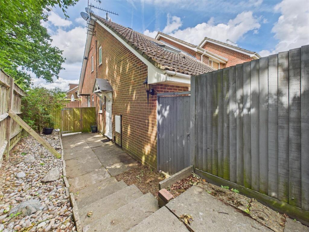 Main image of property: Lamorna Crescent, Tilehurst, Reading