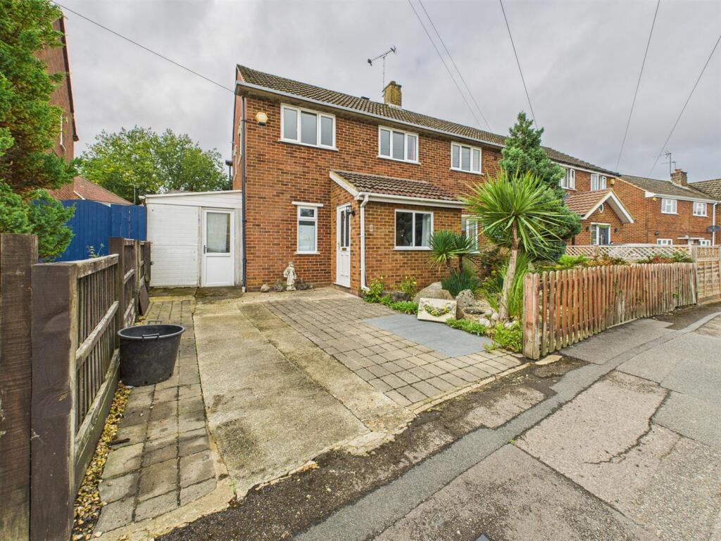 4 bedroom semi-detached house
