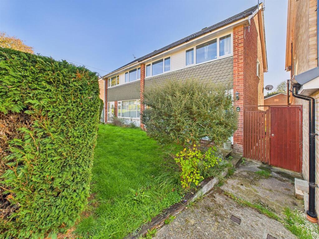 Main image of property: Tallis Lane, Reading
