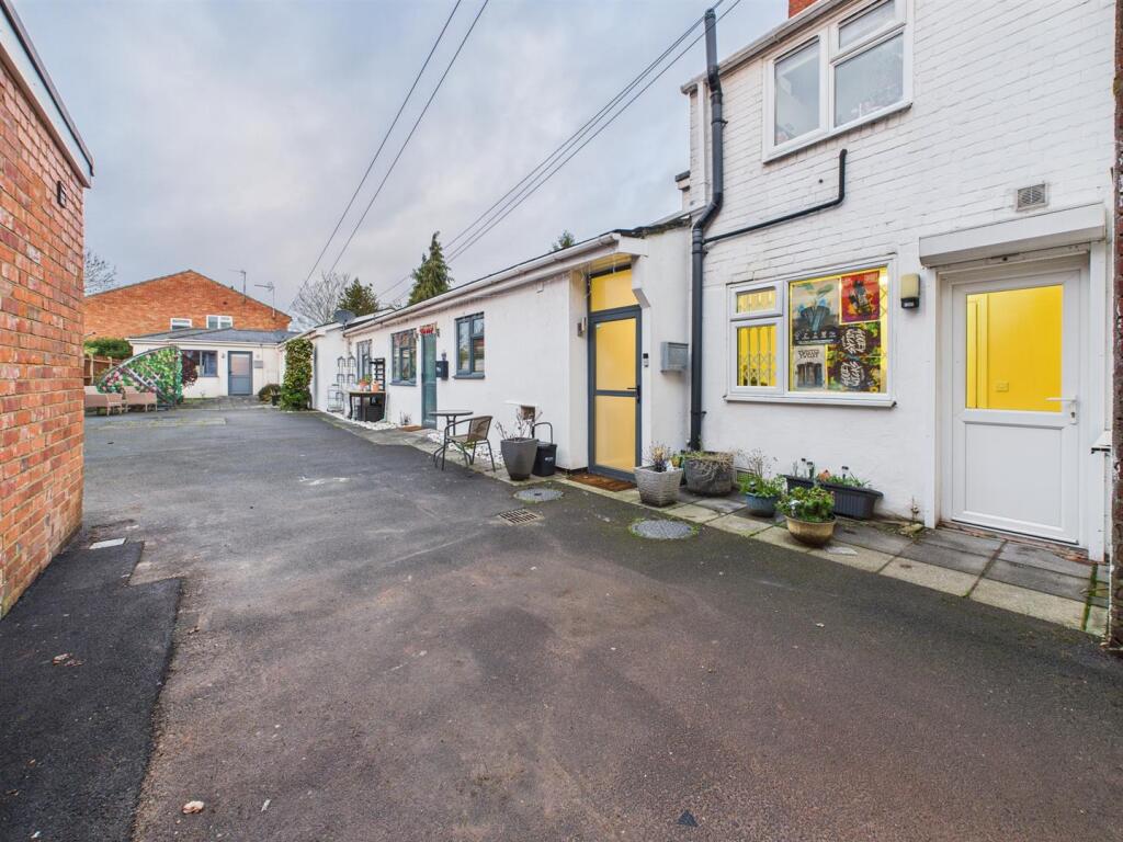 Main image of property: School Road, Tilehurst, Reading