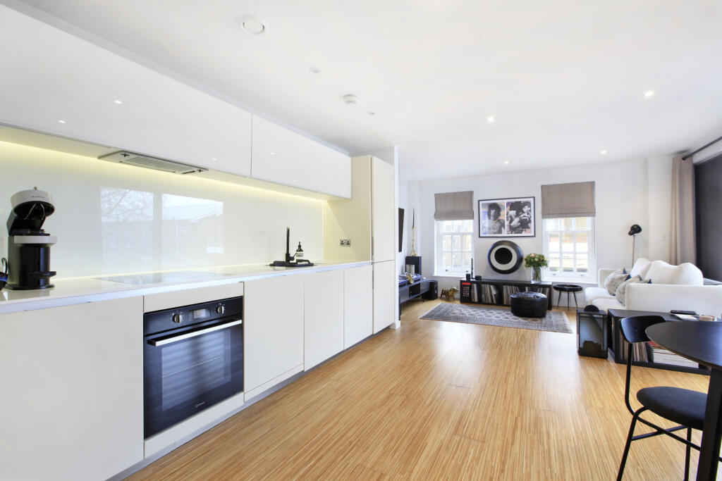 2 bedroom apartment for sale in Wingate Square, Clapham, London, SW4