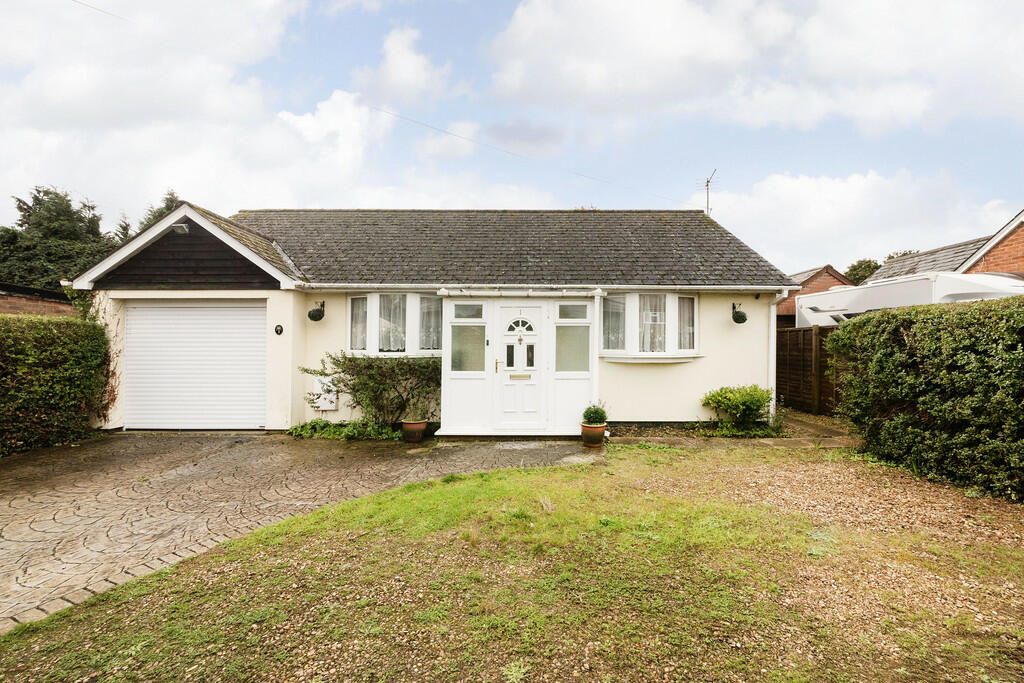 3 bedroom detached bungalow for sale in Drayton, Oxfordshire, OX14