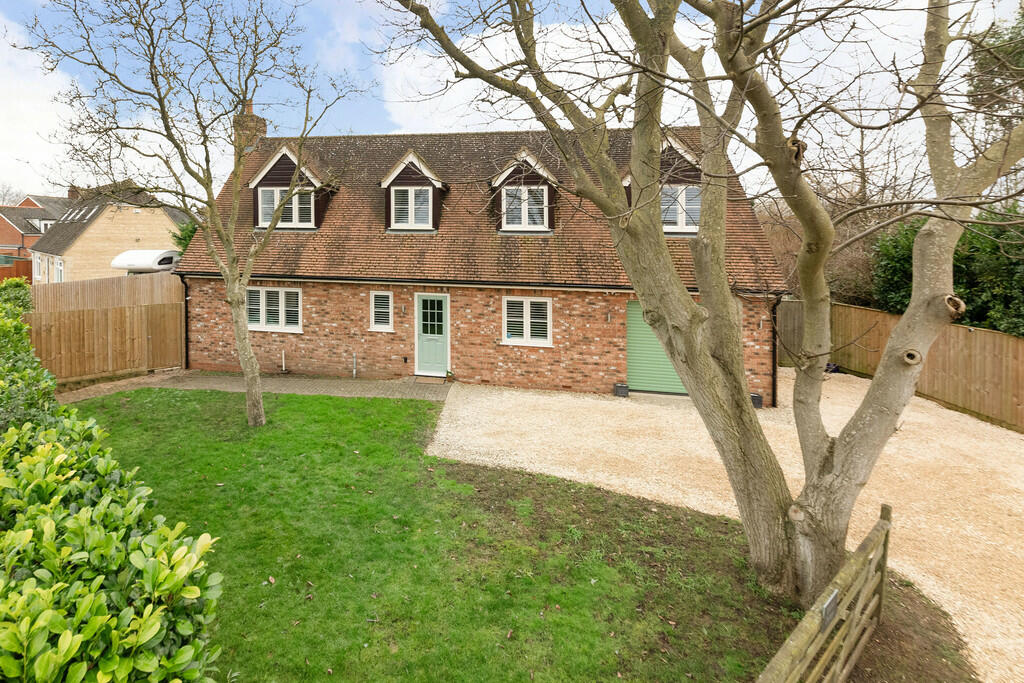4 bedroom detached house for sale in Drayton, Oxfordshire, OX14