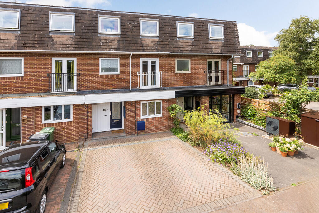 Main image of property: Abingdon, Oxfordshire