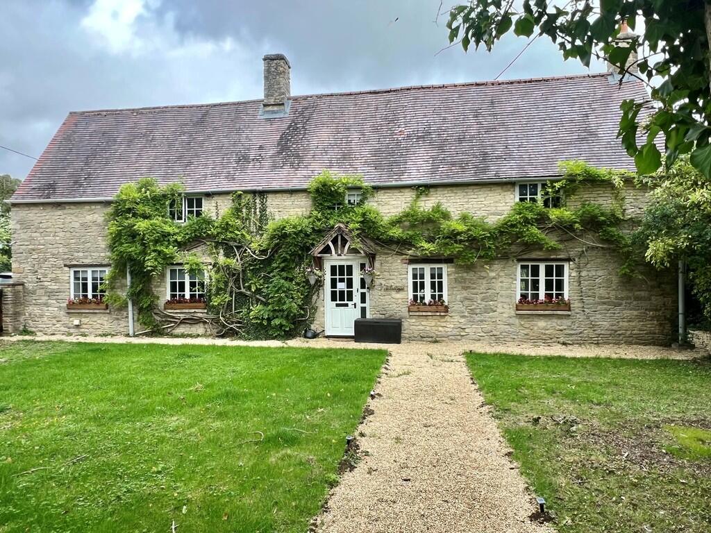 Main image of property: Standlake, Oxfordshire