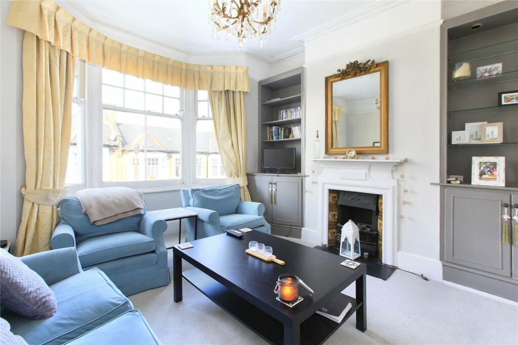 2 bedroom flat for rent in Marcus Street, Wandsworth, London, SW18