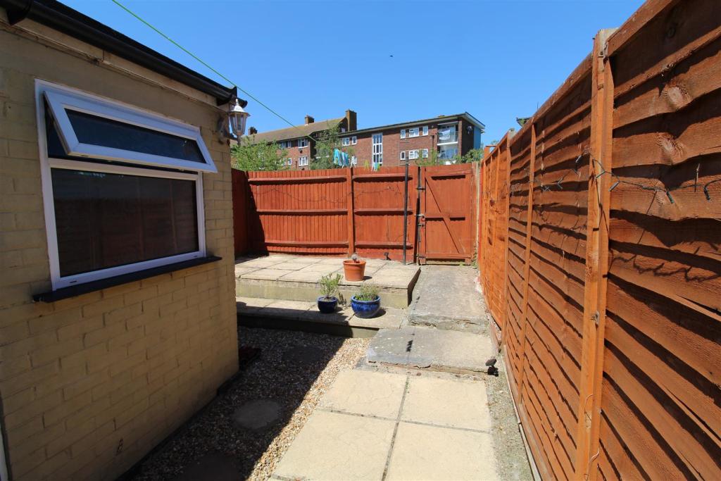 2 bedroom terraced house for sale in Halton Terrace, Hastings, TN34