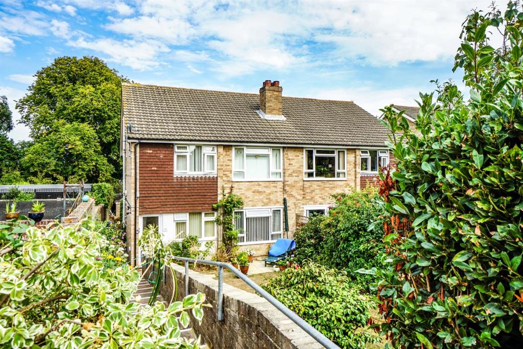 2 bedroom flat for sale in Charles Road, St. LeonardsOnSea, TN38