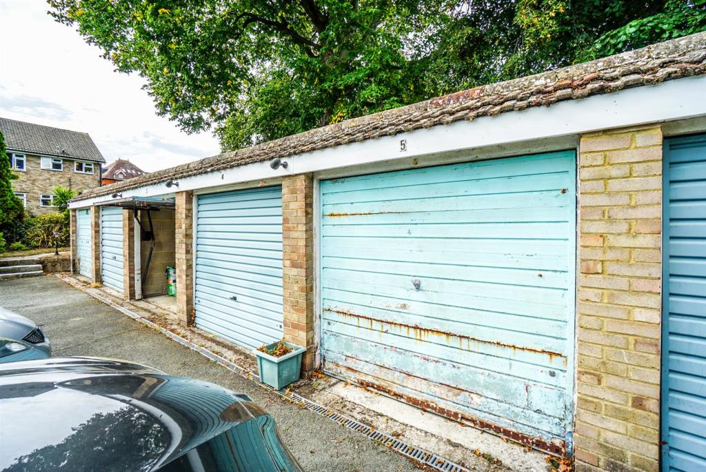 2 bedroom flat for sale in Charles Road, St. LeonardsOnSea, TN38