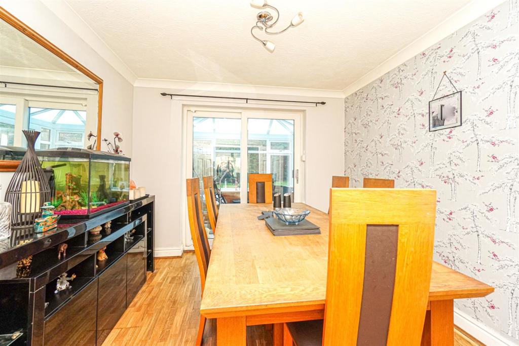 5 bedroom detached house for sale in Chalvington Drive, St. LeonardsOn