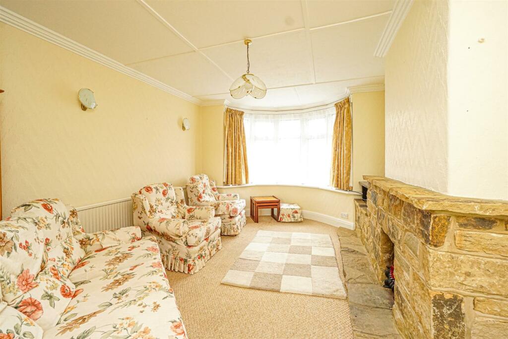 3 bedroom semidetached house for sale in Essenden Road, St. LeonardsOnSea, TN38