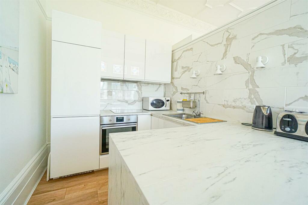 1 bedroom flat for sale in Grosvenor Gardens, St. LeonardsOnSea, TN38