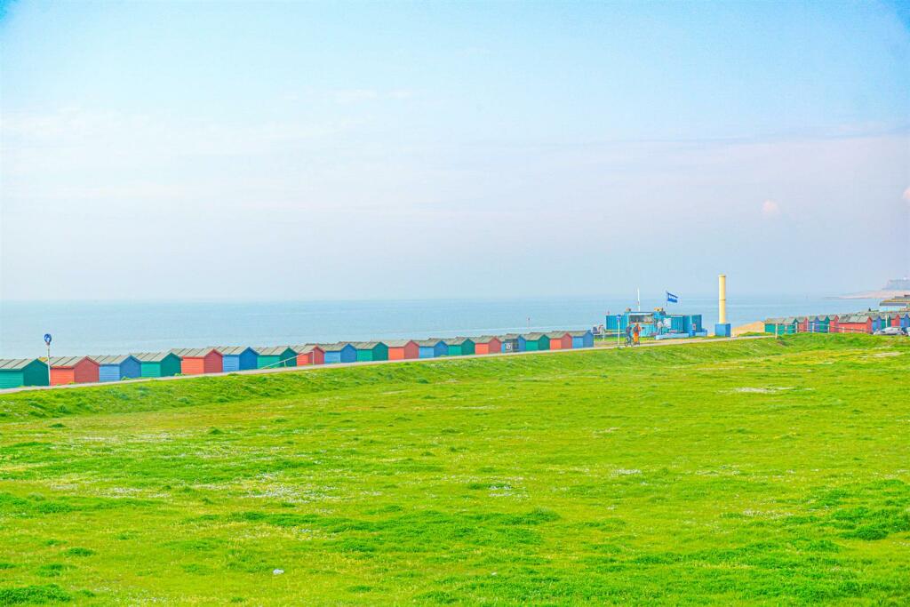 1 bedroom flat for sale in Grosvenor Gardens, St. LeonardsOnSea, TN38