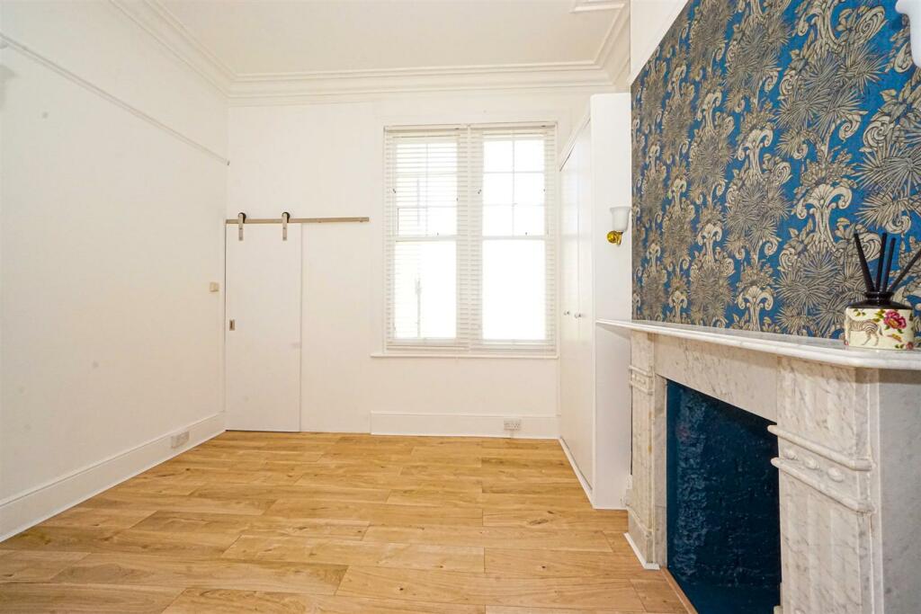 1 bedroom flat for sale in Grosvenor Gardens, St. LeonardsOnSea, TN38