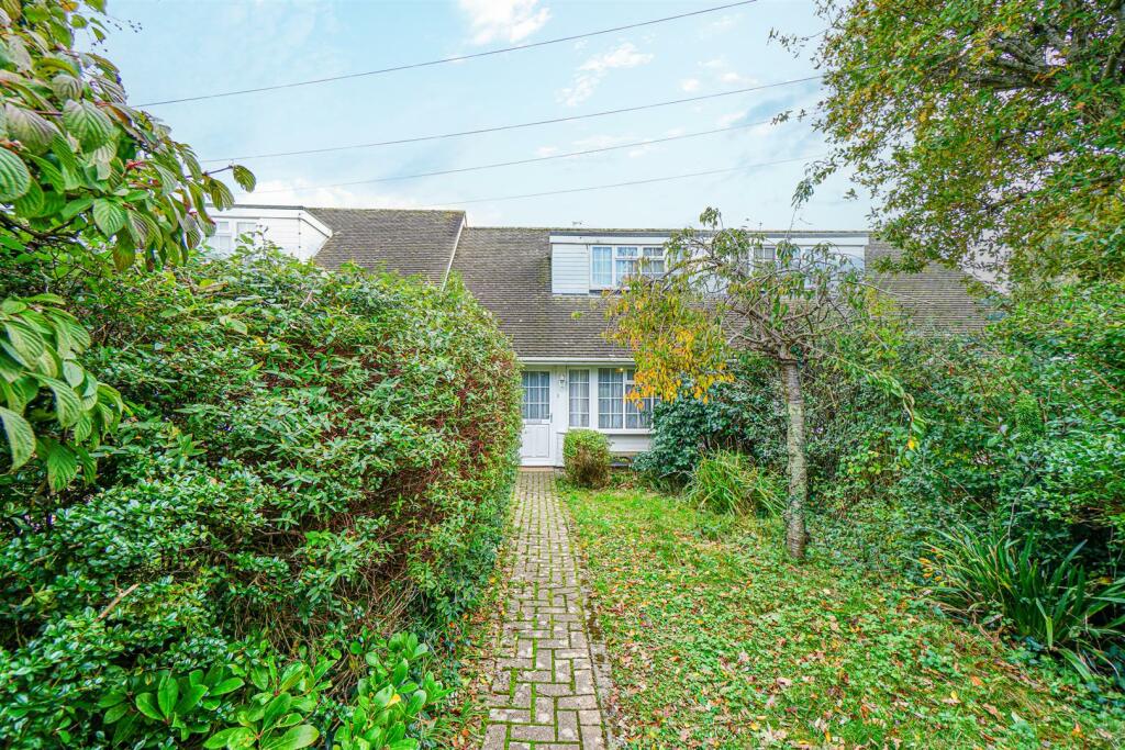 2 bedroom terraced house for sale in Twyford Crescent, St. LeonardsOn