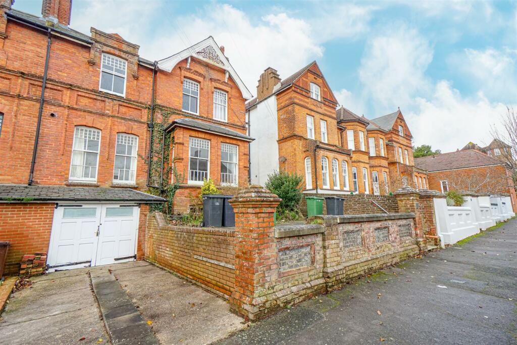 1 bedroom flat for sale in Combermere Road, St. LeonardsOnSea, TN38