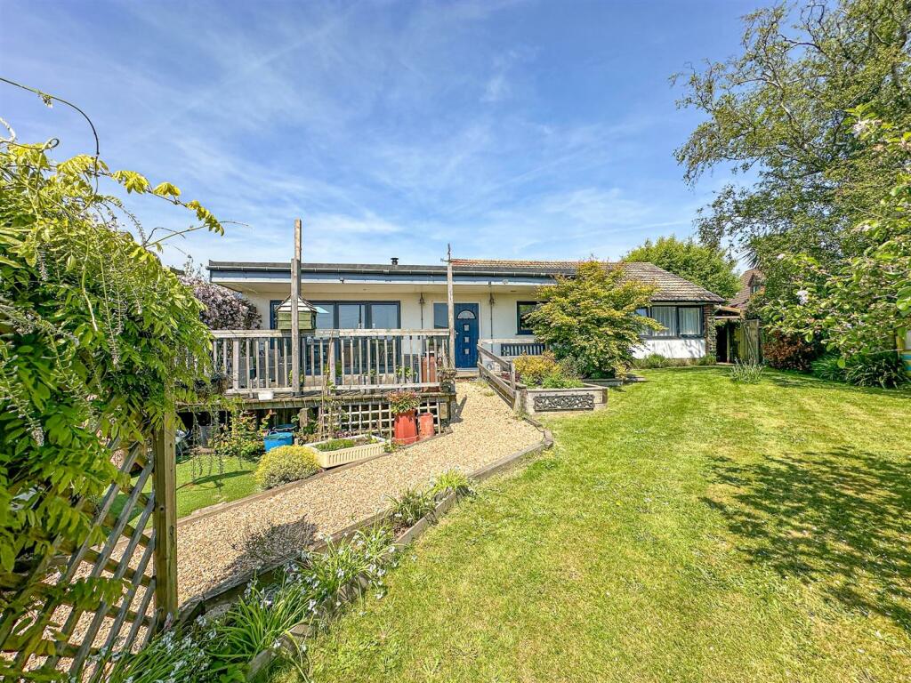 3 bedroom detached bungalow for sale in Chanctonbury Drive, Hastings, TN34