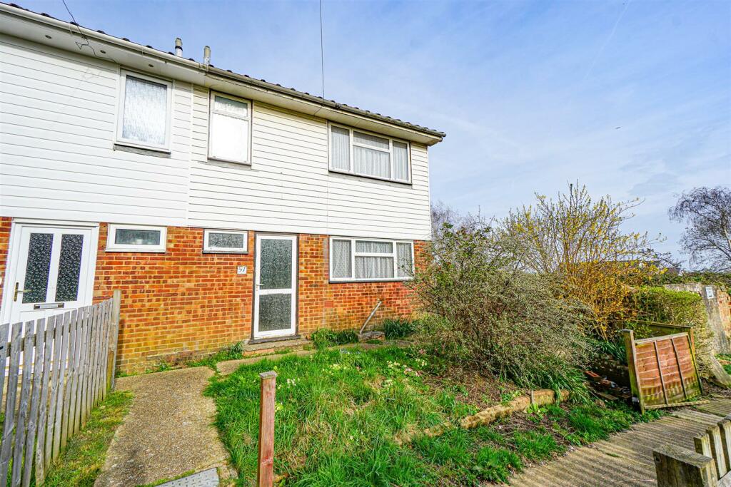 3 bedroom end of terrace house for sale in Willingdon Close, St