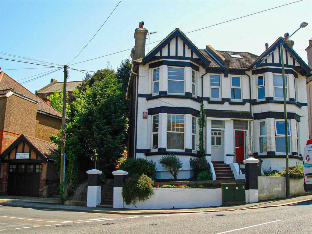 4 bedroom semidetached house for sale in Elphinstone Road, Hastings, TN34