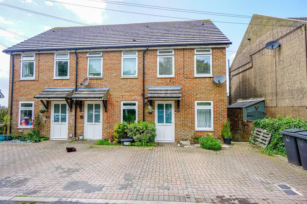 3 bedroom end of terrace house for sale in Winchelsea Lane, Hastings, TN35